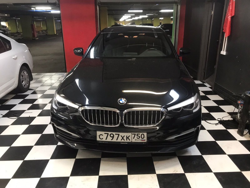 Замена лобоовго стекла BMW 5-Series