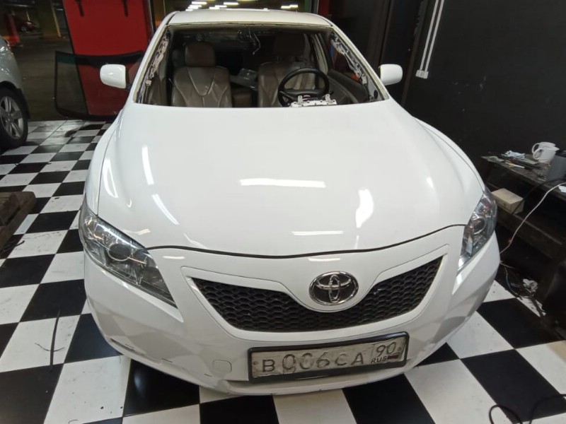 Замена лобового стекла Toyota Camry