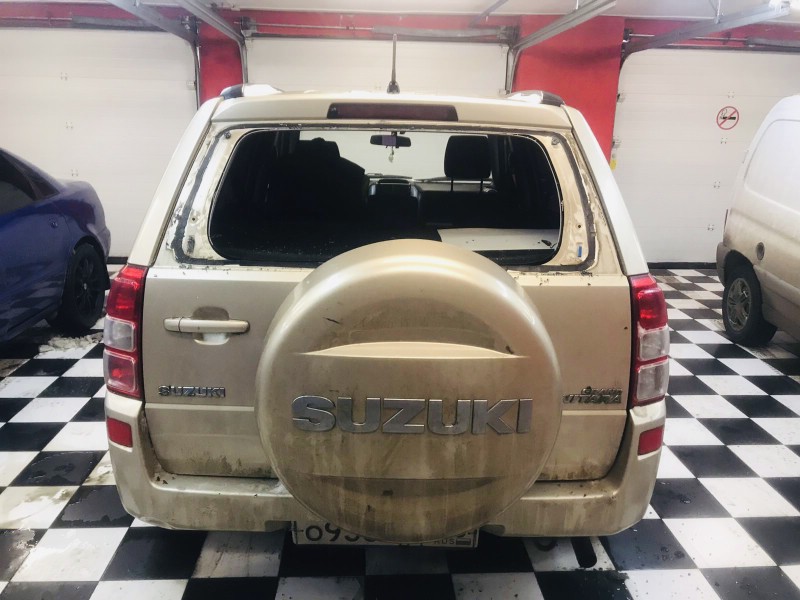 Замена заднего ветрового стекла Suzuki Escudo
