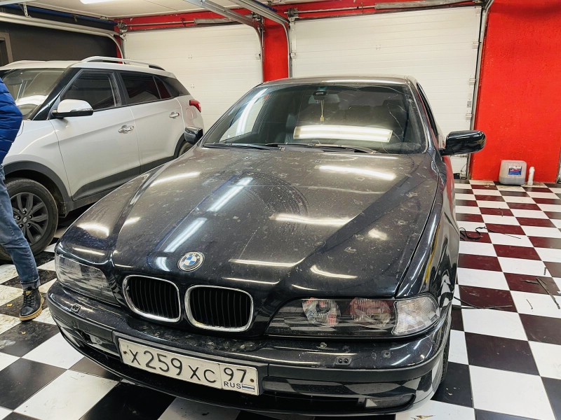 Замена лобового ветрового стекла BMW 5-Series E39