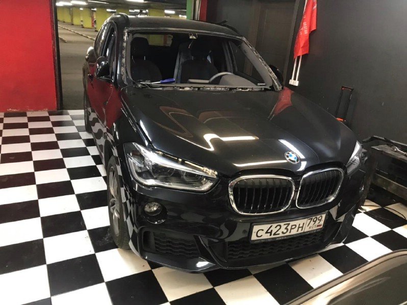Замена лобового стекла BMW X1