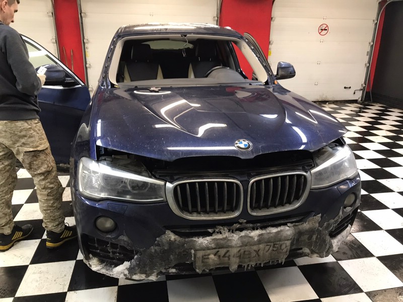 Замена лобового стекла BMW X3 F25