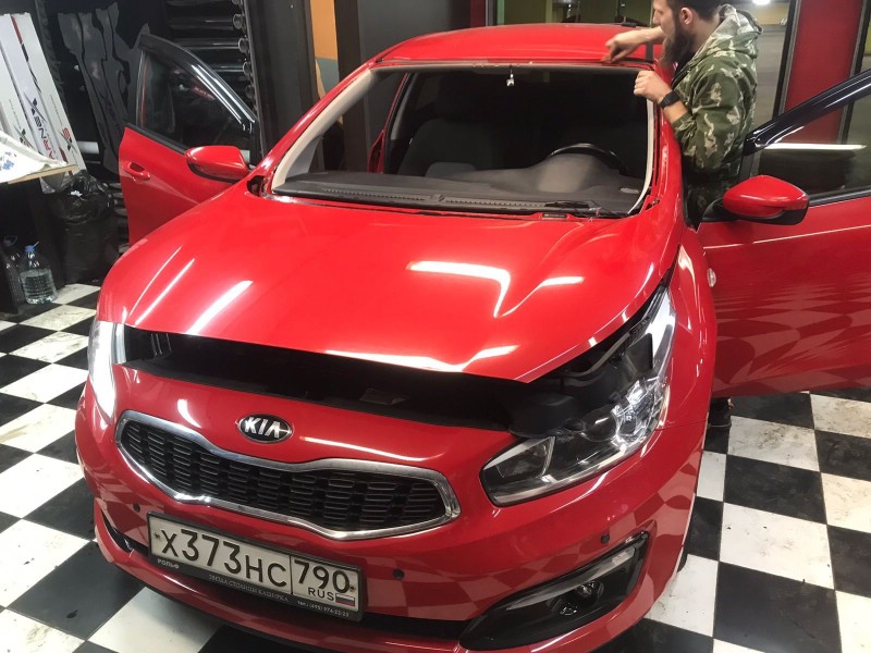 Замена лобового стекла Kia Ceed