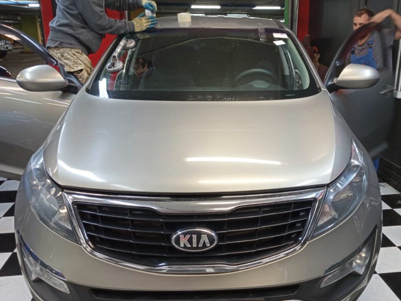 Замена лобового стекла Kia Sportage