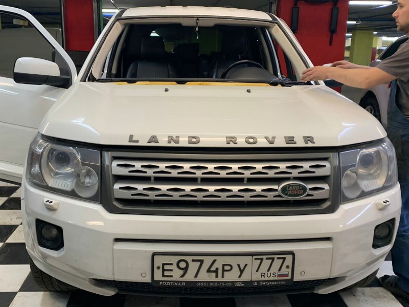 Замена лобового стекла Land Rover Freelander