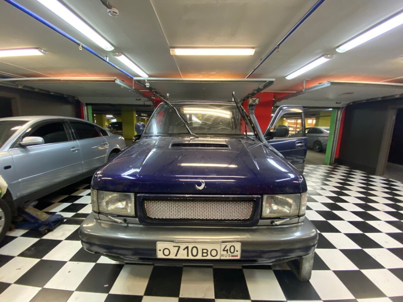 Замена лобового стекла Opel Monterey