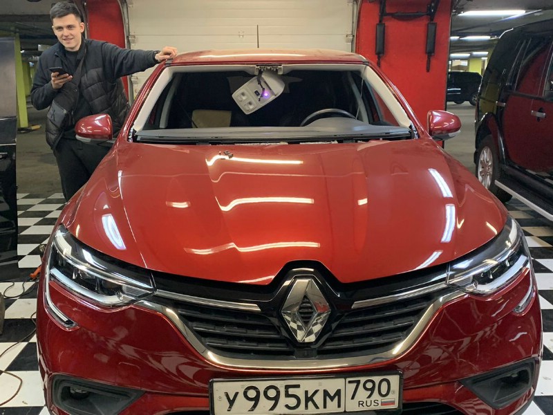 Замена лобового стекла Renault Arkana