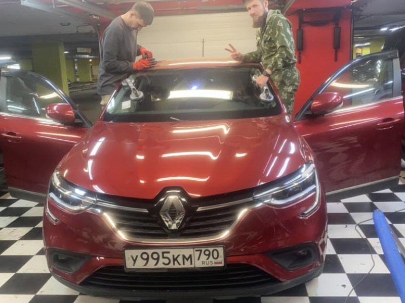 Замена лобового стекла Renault Arkana
