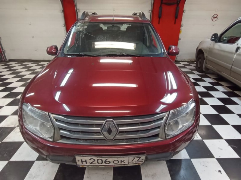 Замена лобового стекла Renault Duster