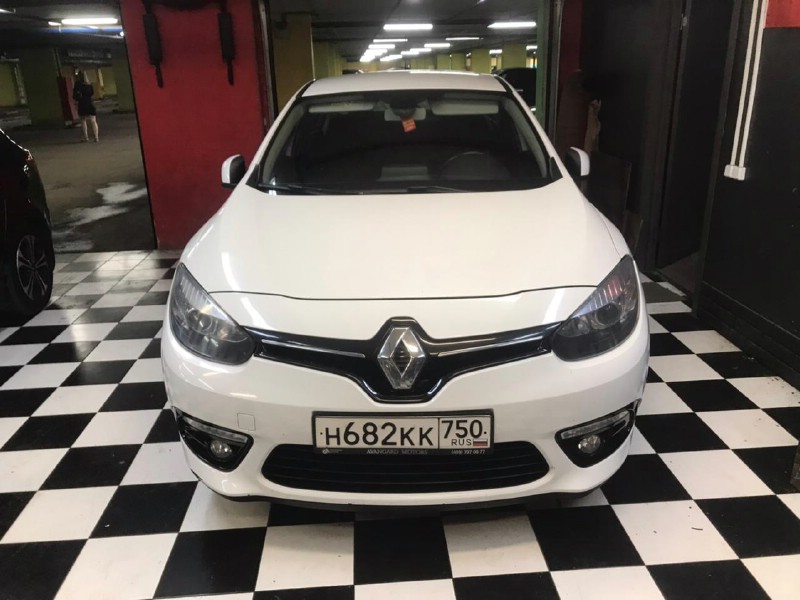 Замена лобового стекла Renault Fluence