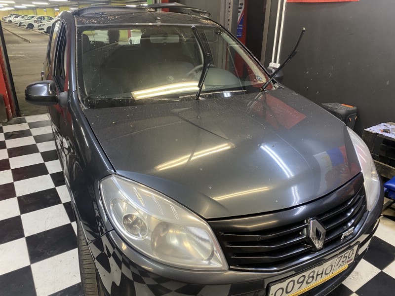 Замена лобового стекла Renault Sandero