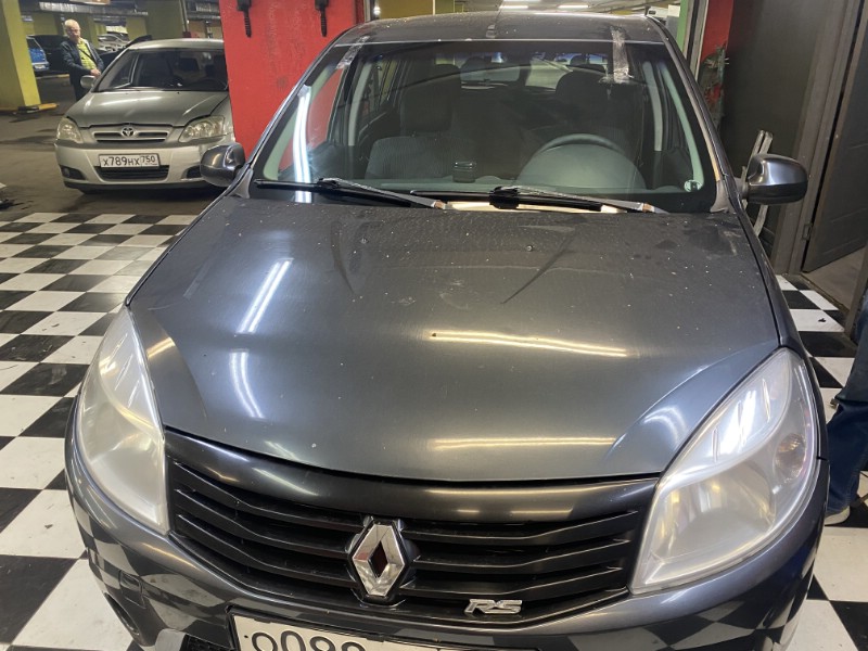 Замена лобового стекла Renault Sandero