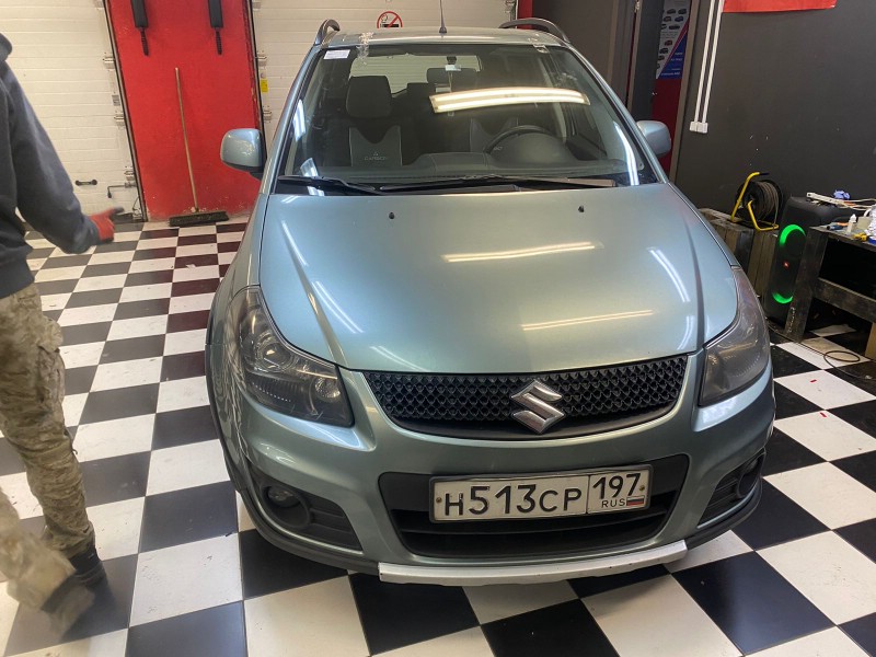 Замена лобового стекла Suzuki SX4