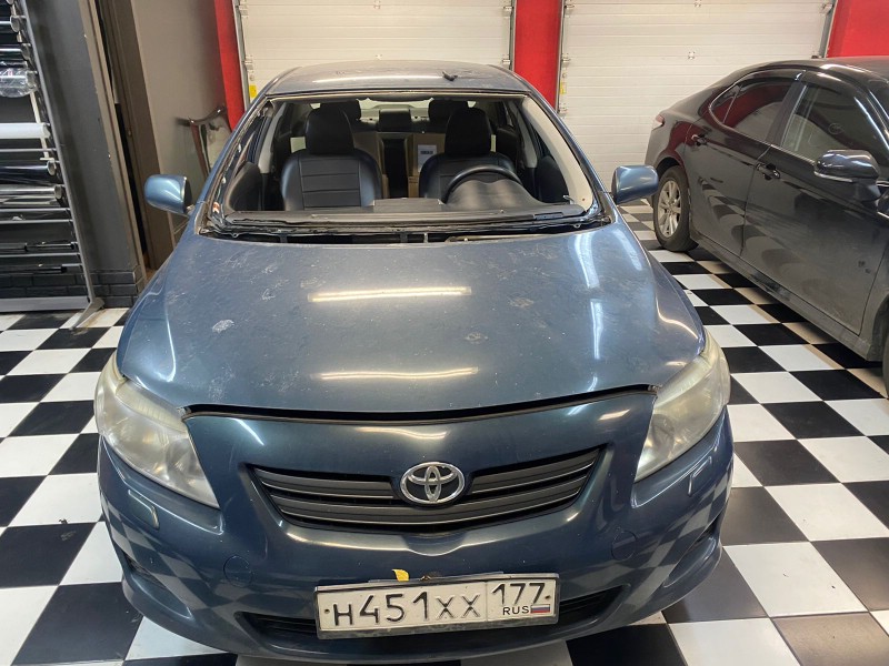 Замена лобового стекла Toyota Corolla