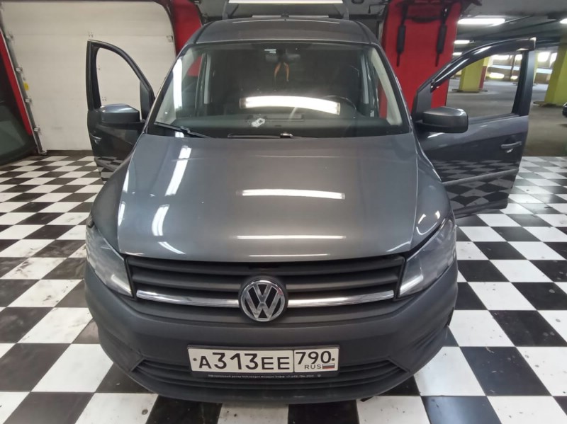 Замена лобоовго стекла Volkswagen Caddy