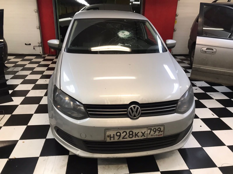 Замена лобового стекла Volkswagen Polo