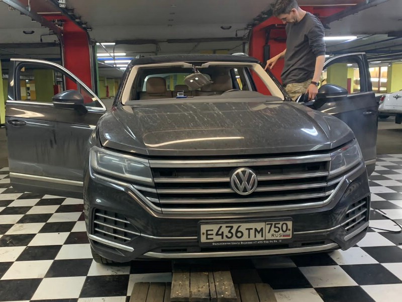 Замена лобового стекла Volkswagen Touareg