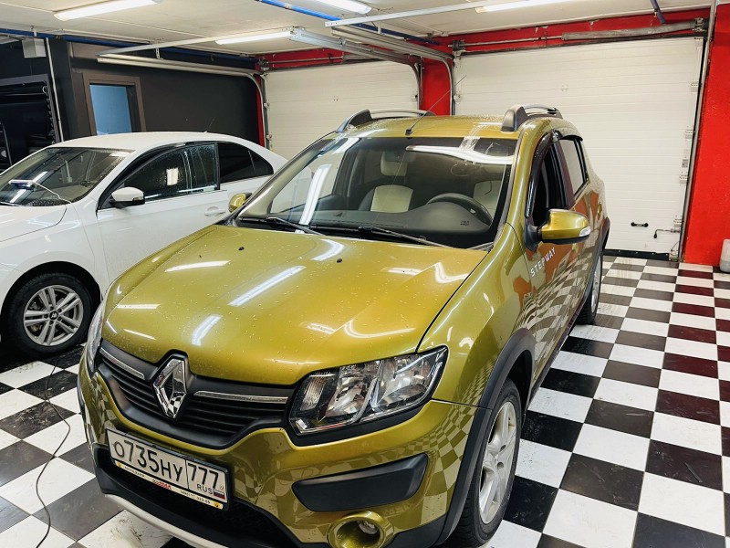 Замена лобового ветрового стекла Renault Sandero