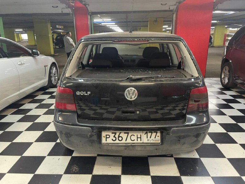 Замена заднего стекла Volkswagen Golf